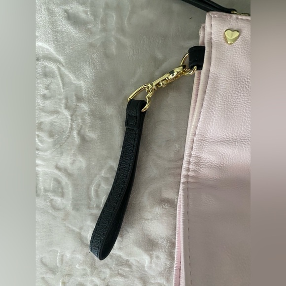 2pc Betsey Johnson shoulder bag & XL wristlet VGUC - Picture 8 of 8